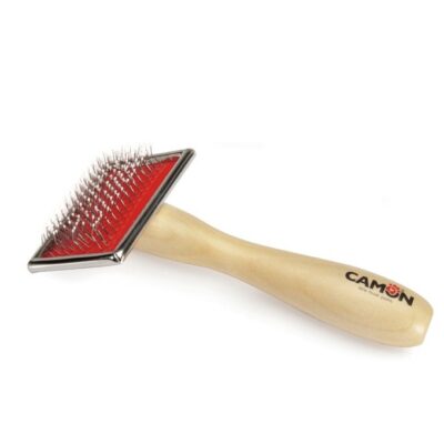 Četka s drvenom drškom